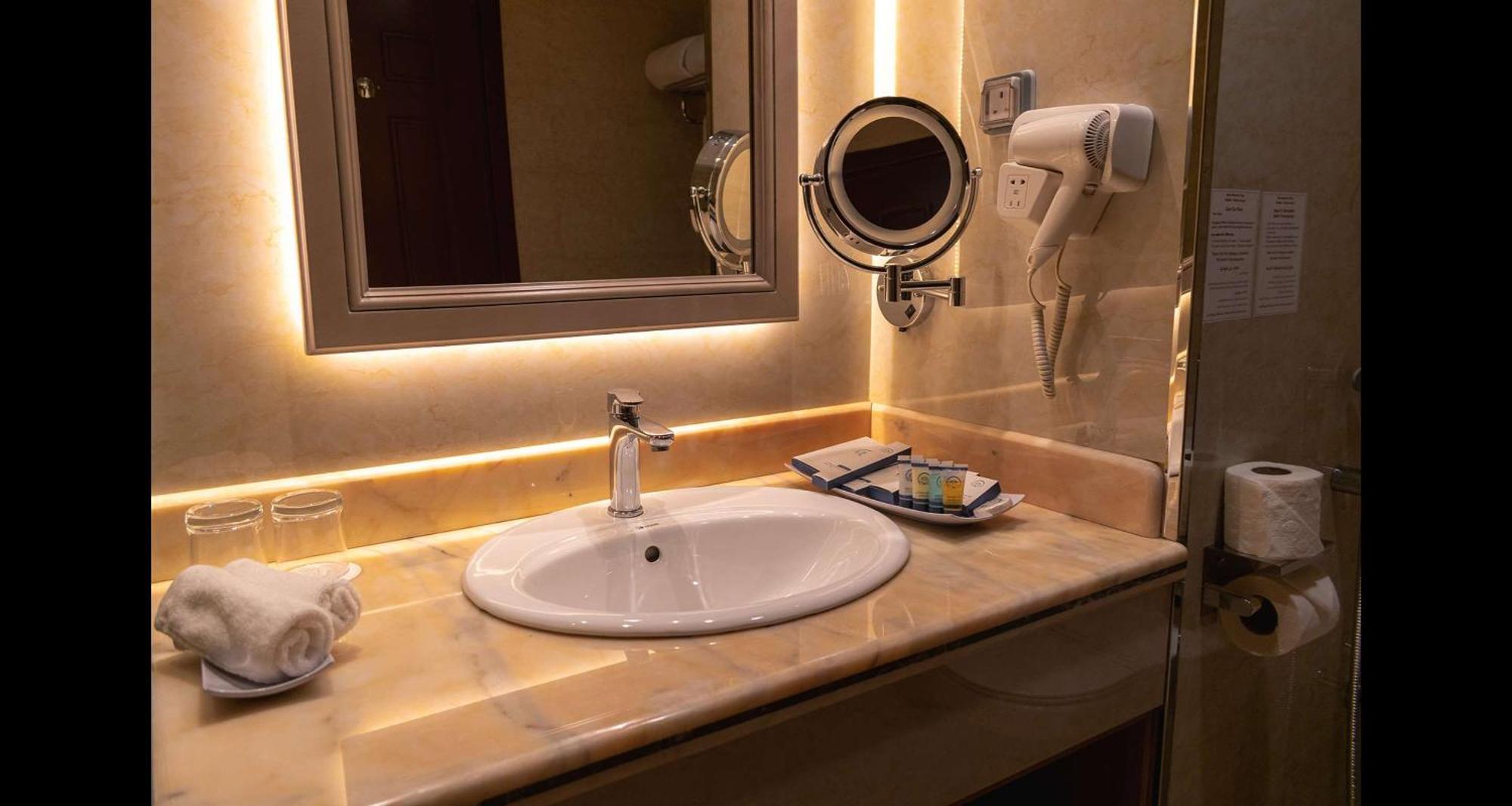 Best Western Plus Jeddah Hotel Madinah Road Dış mekan fotoğraf