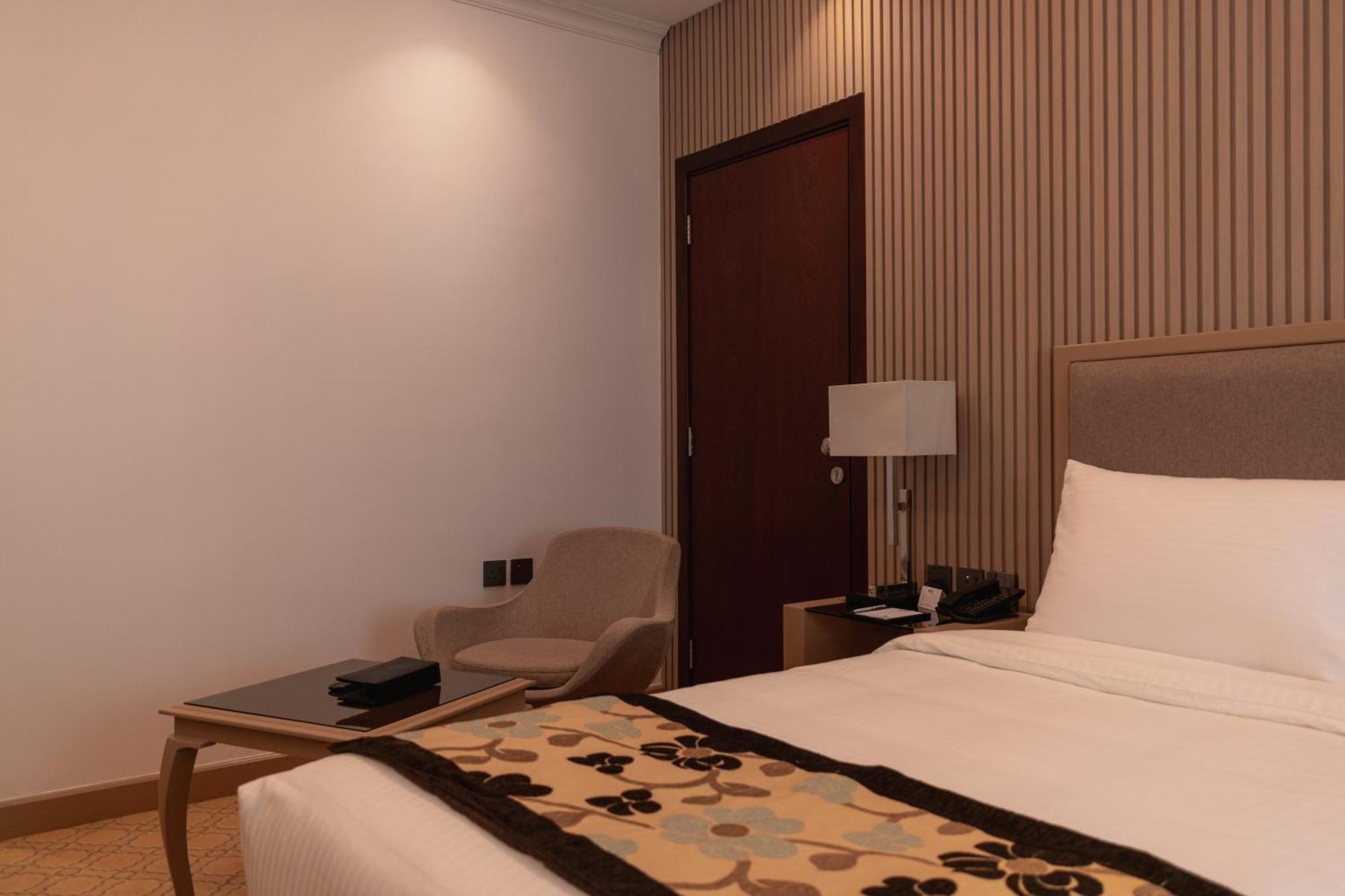 Best Western Plus Jeddah Hotel Madinah Road Dış mekan fotoğraf